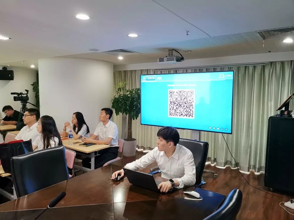 东湖2.webp.jpg