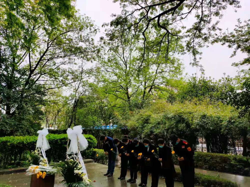 光明生活服务集团组织开展主题教育活动 (1).jpg